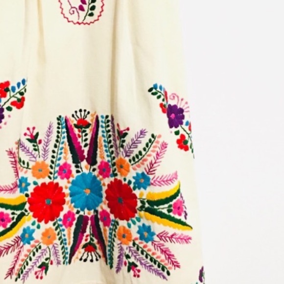 Mini Dress Mexican Embroidered Floral - Picture 4 of 4